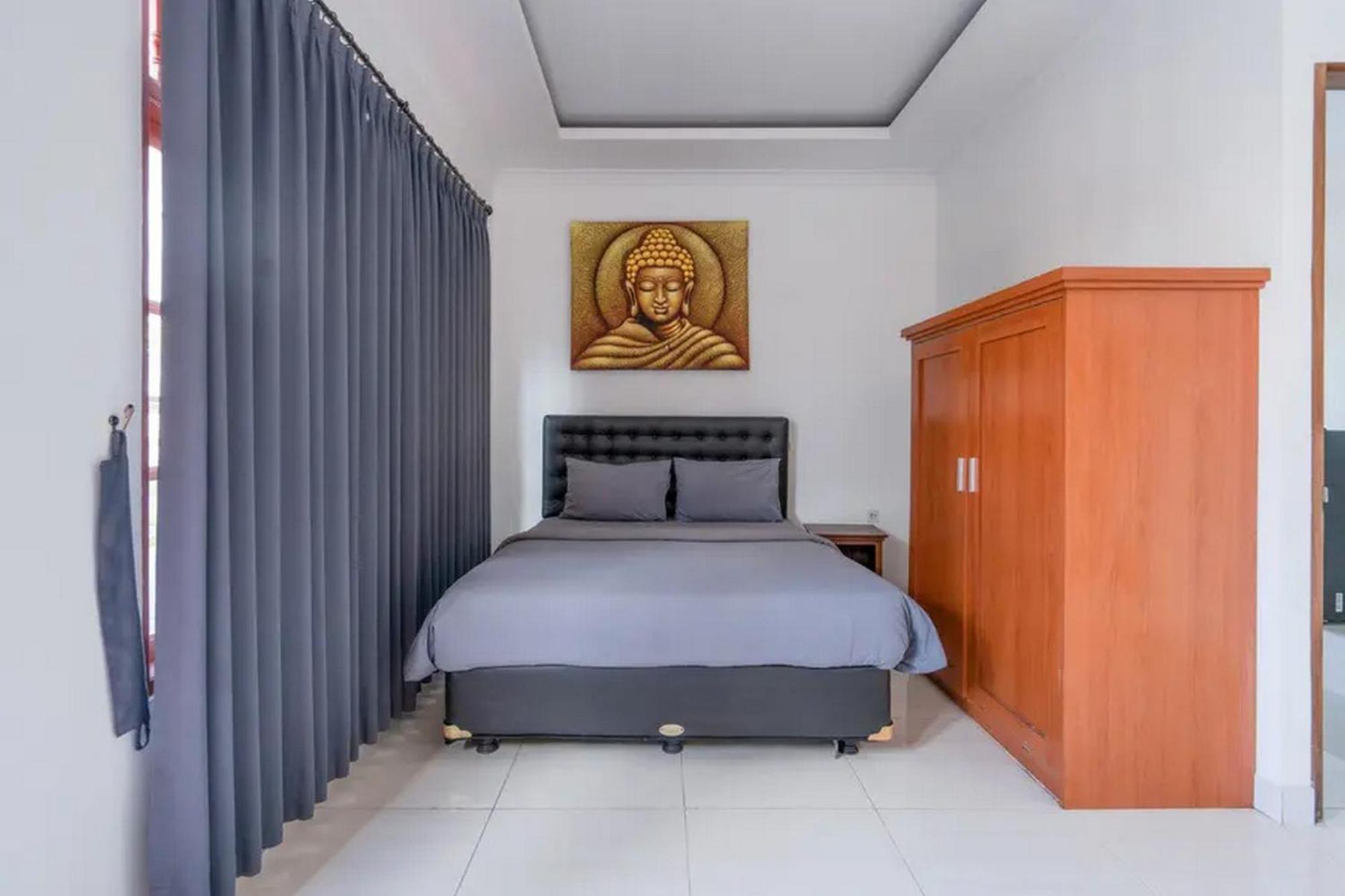 Ceria Guesthouse Seminyak Mitra Reddoorz Dış mekan fotoğraf