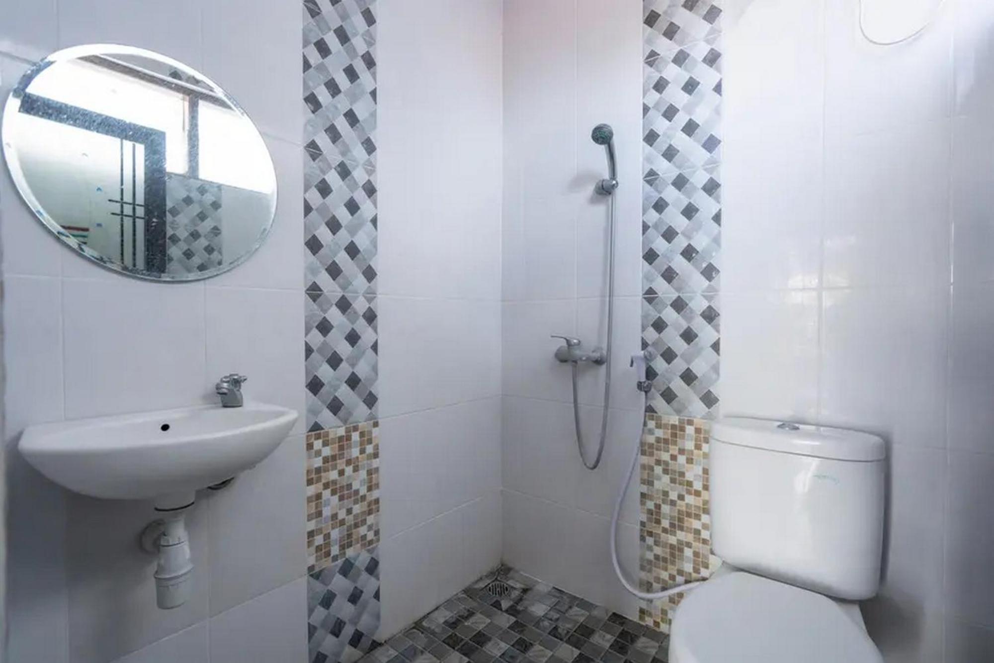 Ceria Guesthouse Seminyak Mitra Reddoorz Dış mekan fotoğraf