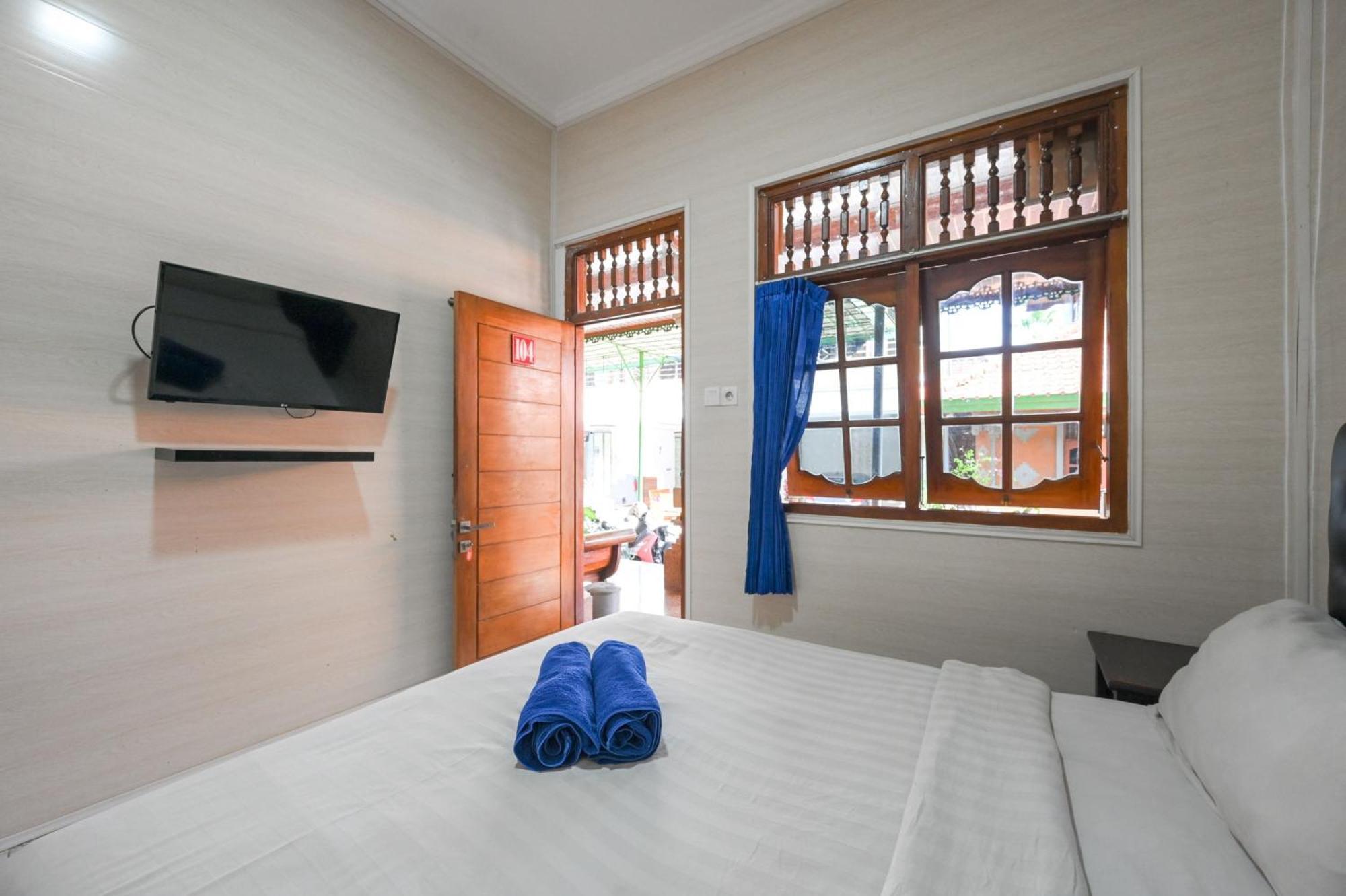 Ceria Guesthouse Seminyak Mitra Reddoorz Dış mekan fotoğraf