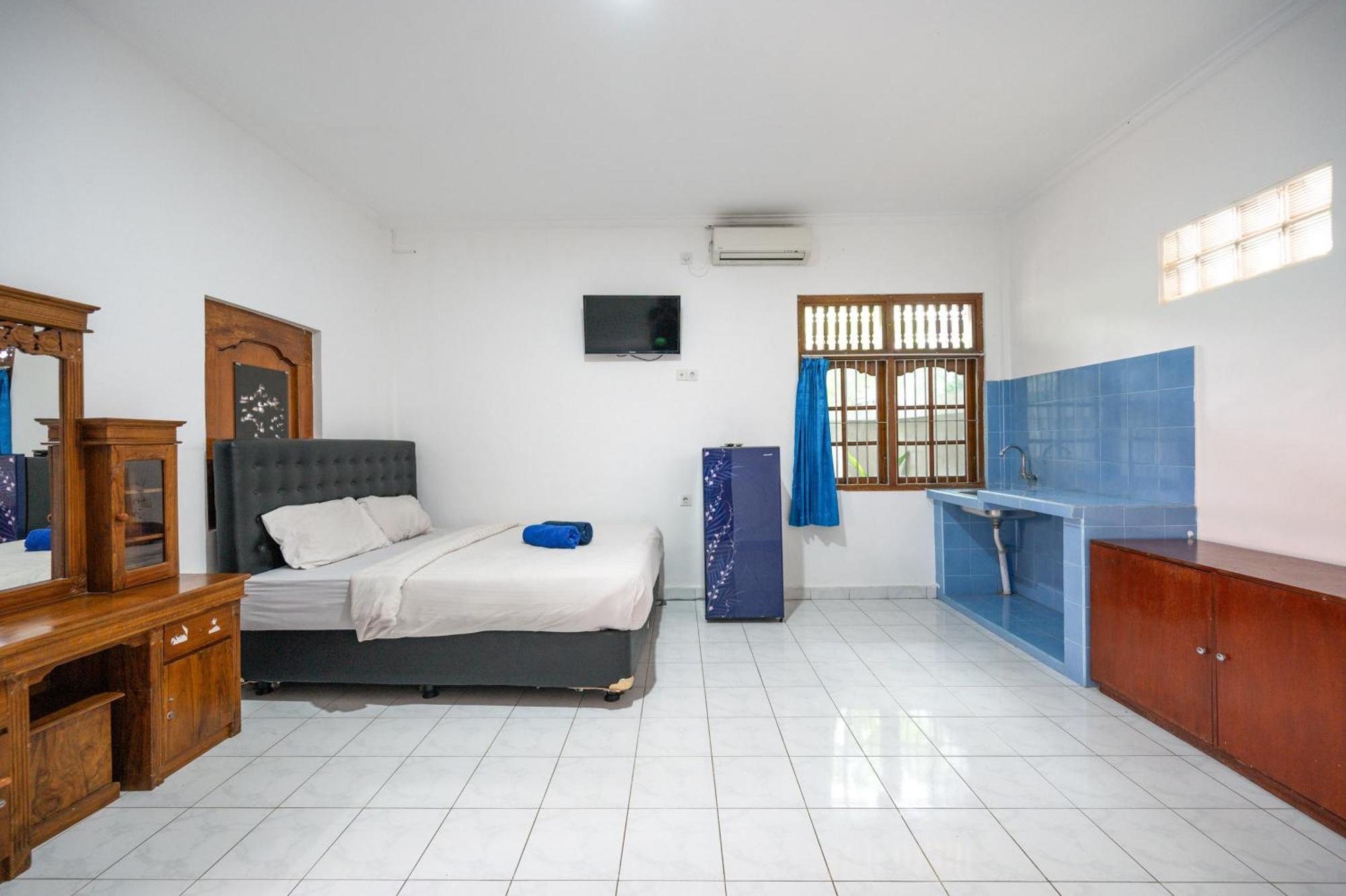 Ceria Guesthouse Seminyak Mitra Reddoorz Dış mekan fotoğraf