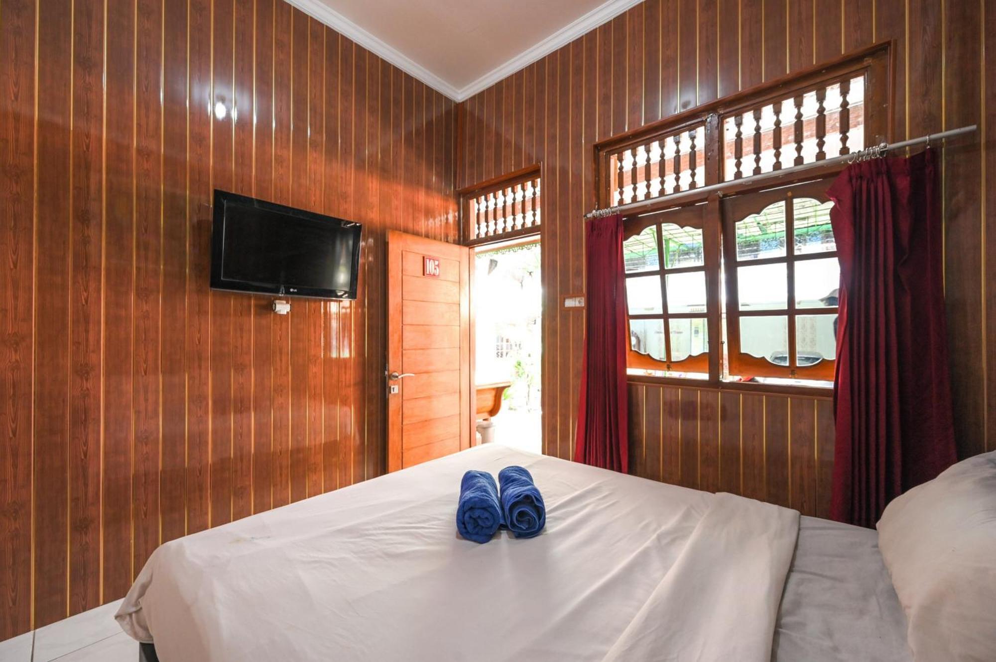 Ceria Guesthouse Seminyak Mitra Reddoorz Dış mekan fotoğraf