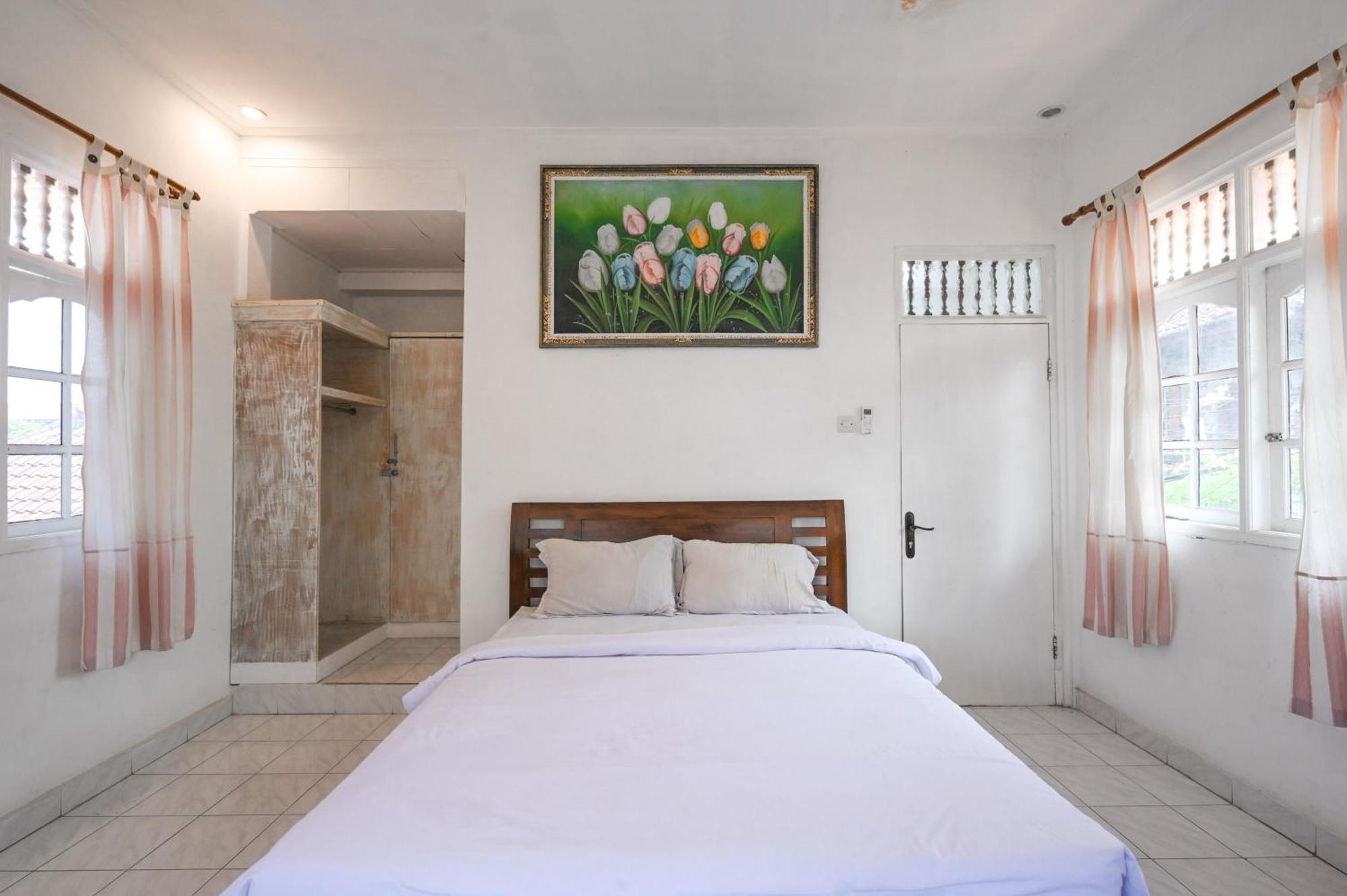 Ceria Guesthouse Seminyak Mitra Reddoorz Dış mekan fotoğraf
