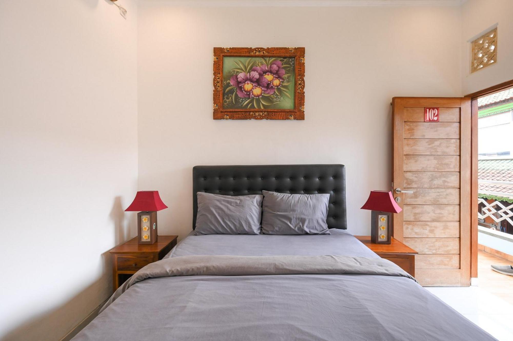 Ceria Guesthouse Seminyak Mitra Reddoorz Dış mekan fotoğraf
